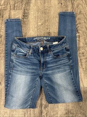 American Eagle Outfitters Women's Faded Blue Stretch Skinny Jeans